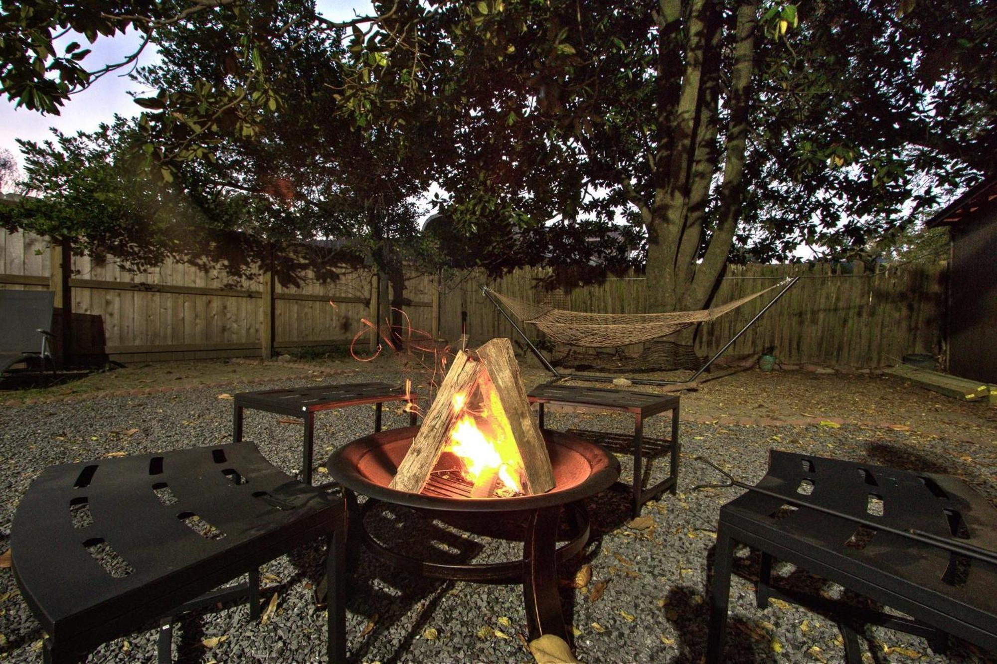 Spacious Bungalow With 6 Beds, Games, And Fire Pit - Close To Beale Street, Bbq, Graceland, & Liberty Bowl Memphis Exteriör bild