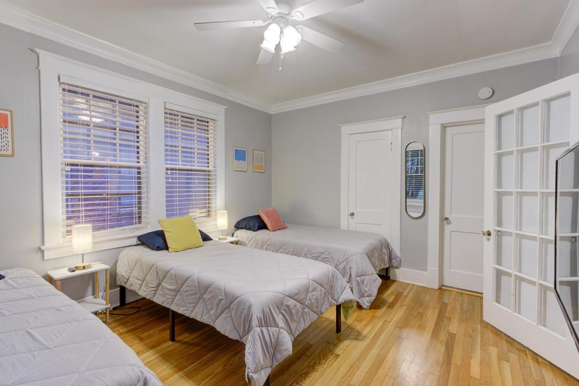 Spacious Bungalow With 6 Beds, Games, And Fire Pit - Close To Beale Street, Bbq, Graceland, & Liberty Bowl Memphis Exteriör bild